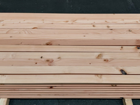 Douglasie Rhombusleisten, 28x68 mm, KD, glatt gehobelt, 15° Schräge, Kanten gerundet