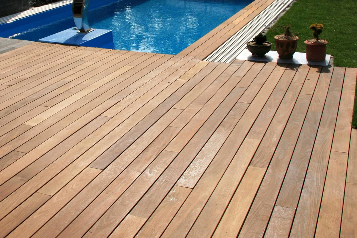 Restposten und Auslaufware: Terrassendielen aus dem Kahrs-Lager