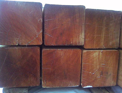 Bangkirai Konstruktionsholz, 150x150 mm AD 4-seitig glatt gehobelt