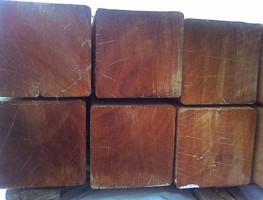 Bangkirai Konstruktionsholz, 150x150 mm AD 4-seitig glatt gehobelt