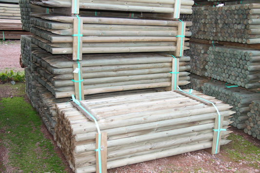 Kiefer Pfähle, 80mm, zylindrisch gefräst, Länge: 2,00 m, gespitzt, kesseldruckimprägniert grün, Kopf gefast