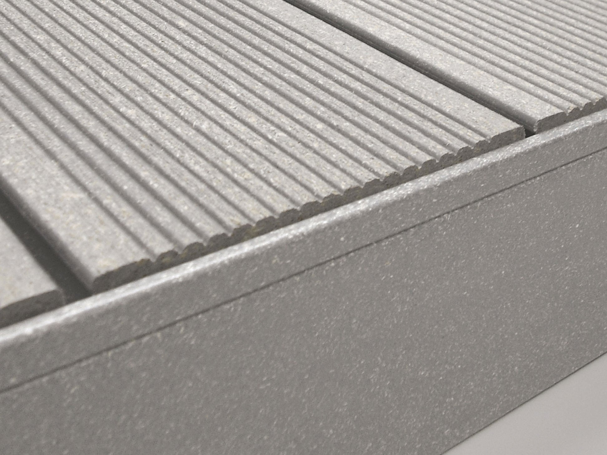 NATURinFORM Abdeckleiste/Kantbrett, grau, Oberseite fein geriffelt, gebürstet, 15x68 mm