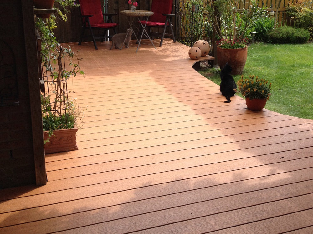 21x139 mm, "Die Naturlinie", WPC-Terrassendielen, Holzmaserung/fein, bernsteinbraun, Vollprofil