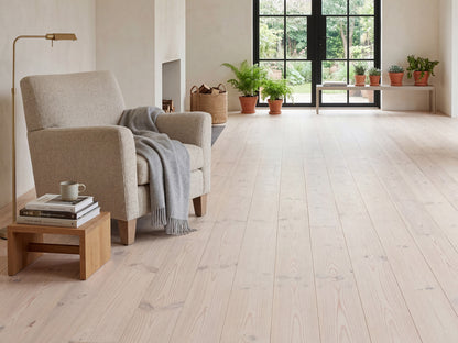 KAHRS Massivholzdielen, Seekiefer, 21x176 mm, Natur, weiß naturgeölt, gebürstet rundum Nut & Feder, mit Microfase
