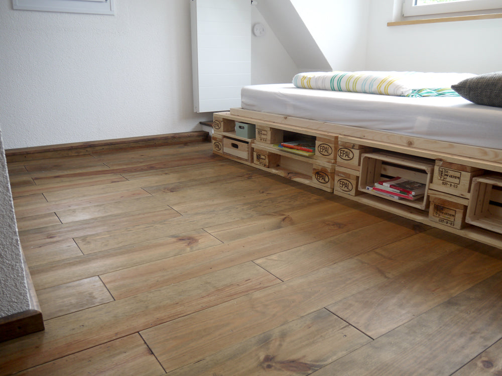 KAHRS Massivholzdielen, Seekiefer, 21x176 mm, Natur, bronze naturgeölt, gealtert rundum Nut & Feder, mit Microfase