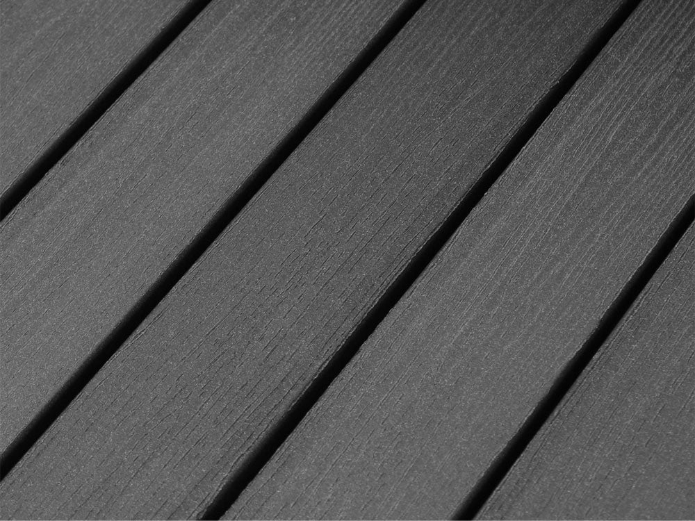 38x140 mm "Die Starke", WPC-Massivdiele, anthrazit mit Holzmaserung, leicht gebürstet/fein geriffelt