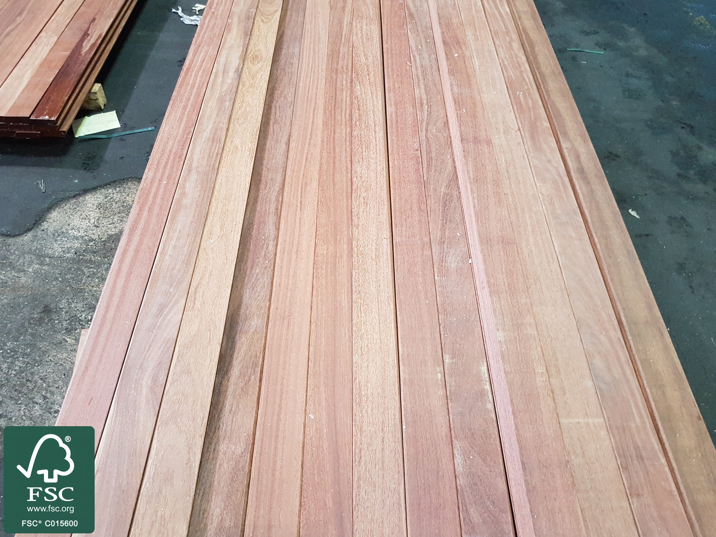 Cumaru Rhombusleisten, 25x90 mm, KD, Kanten gerundet, 30° Schräge