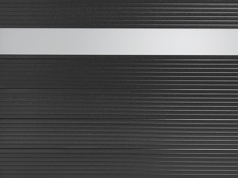 Fenstermodul aus Edelstahl für "Der Effektive" mit passendem Adapterprofil in Anthrazit