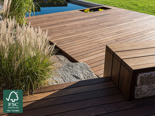Kebony Clear Terrassendielen, 22x142 mm, glatt, seitlich genutet, Kanten gerundet, Rückseite Kanten gefast