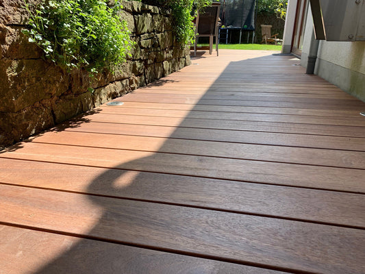 Guyana Teak (Basralocus) Terrassendielen, 25x140 mm, KD, glatt/glatt
