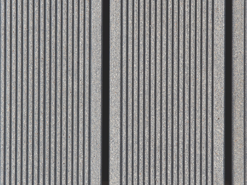 25x138 mm "Die Beliebte massiv", WPC Terrassendielen, beidseitig gebürstet, grob/fein, grau, Vollprofil, BAZ