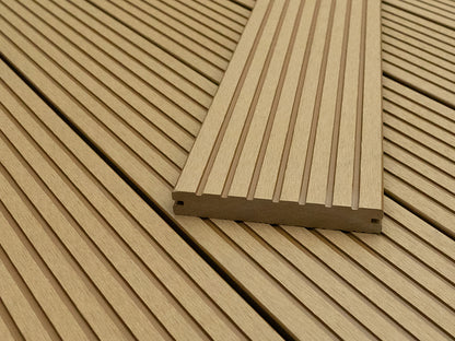 KAHRS WPC Terrassendielen, 20×140mm, Massiv, Teak, Grob/Strukturiert