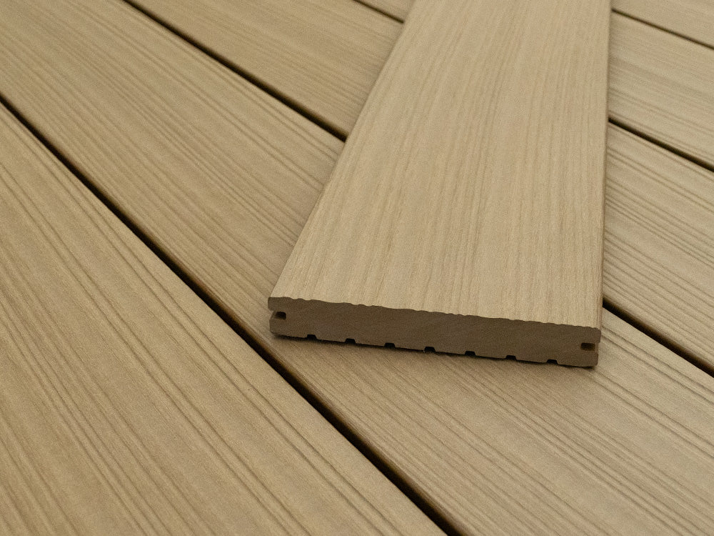 KAHRS WPC Terrassendielen, 20×140mm, Massiv, Teak, Grob/Strukturiert