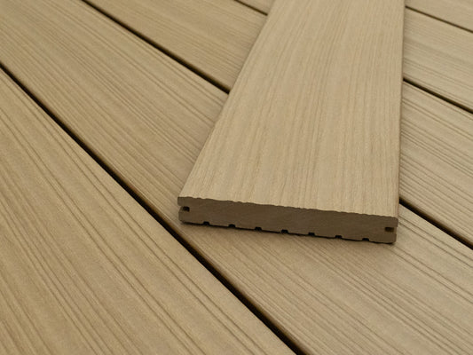 KAHRS WPC Terrassendielen, 20×140mm, Massiv, Teak, Grob/Strukturiert