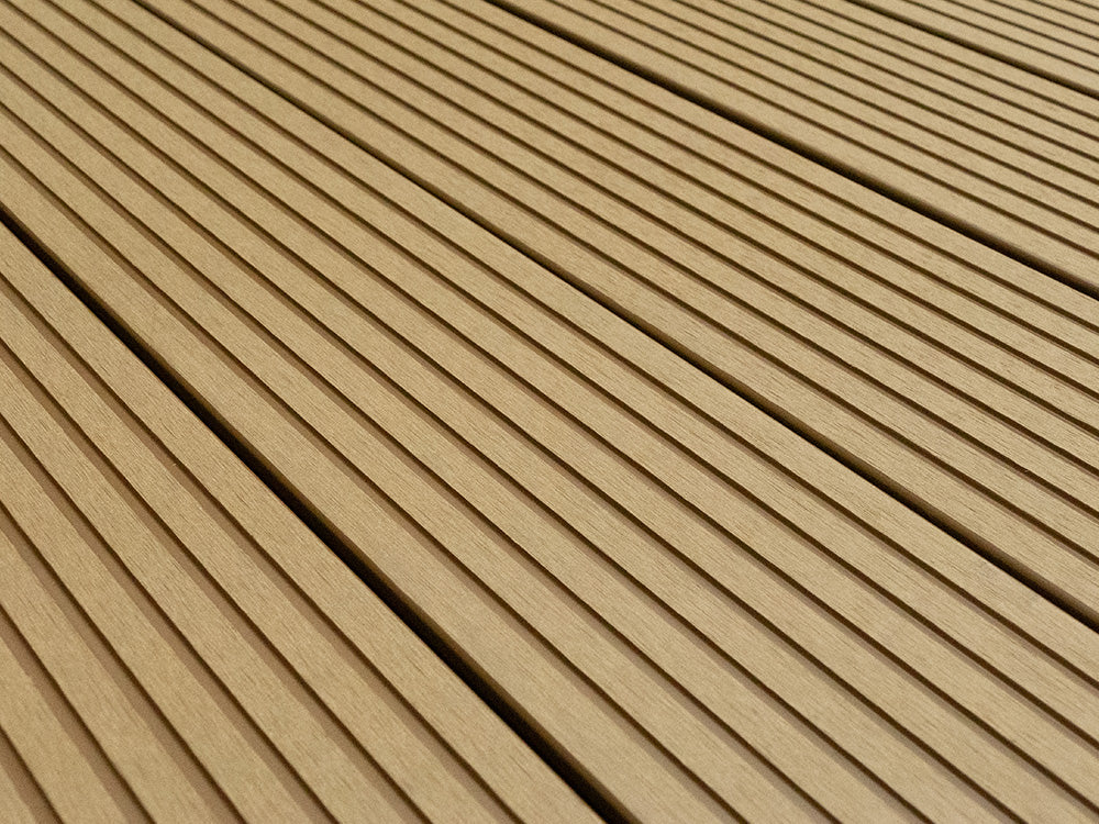 KAHRS WPC Terrassendielen, 20×140mm, Massiv, Teak, Grob/Strukturiert