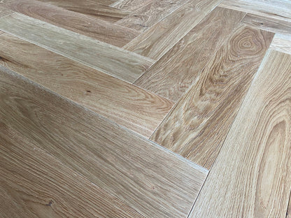 KAHRS Parkett Eiche "Fishbone" Natura, naturgeölt, gebürstet, Nut & Feder, 14/3x125x600 mm, 2,400 m² / VE