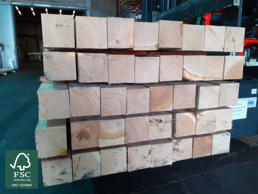 Eiche Kantholz, 120x120 mm, Frischeinschnitt, sägerau, nicht abgelagert