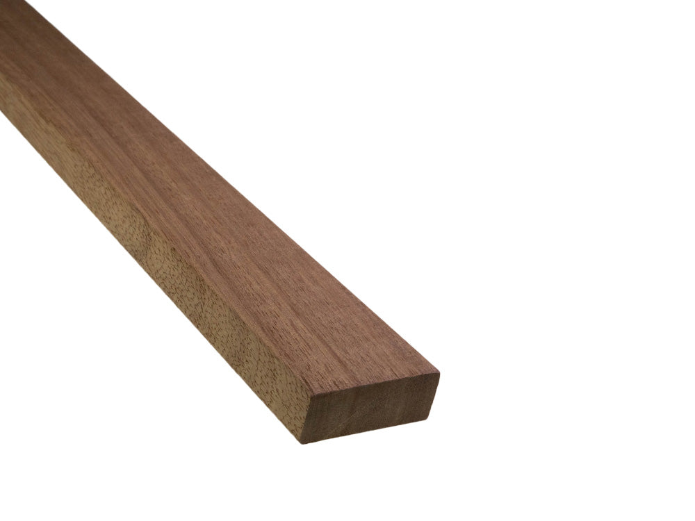 Guyana Teak (Basralocus) Terrassendielen 25×140 mm (Muster)