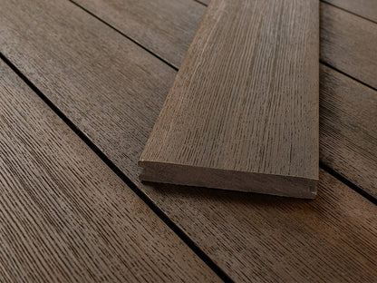 KAHRS BPC Terrassendielen, 20×140mm, Massiv, Walnut, strukturiert, co-extrudiert – Bild 11