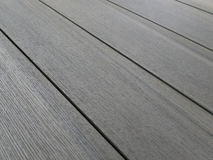 KAHRS BPC Terrassendielen, 20x140 mm, Massiv, Silver gum, strukturiert, co-extrudiert