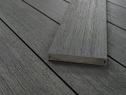 KAHRS BPC Terrassendielen, 20×140mm, Massiv, Medium Grey, strukturiert, co-extrudiert – Bild 2