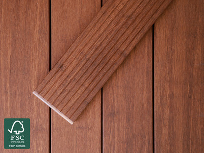 Moso-Bambus Terrassendielen, 20×137mm, fein/glatt, vorgeölt coffee, 3 Stk./Bund, mineralveredelt, seitlich genutet, stirnseitig Nut & Feder