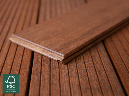 Moso-Bambus Terrassendielen, 20×137mm, fein/glatt, vorgeölt coffee, 3 Stk./Bund, mineralveredelt, seitlich genutet, stirnseitig Nut & Feder