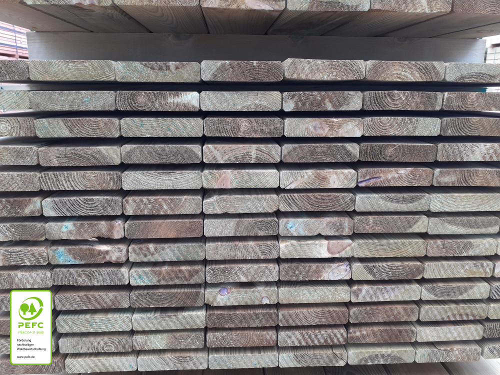 Kiefer Terrassendielen, 28x120 mm, kesseldruckimprägniert grün, glatt/glatt, Kanten gefast