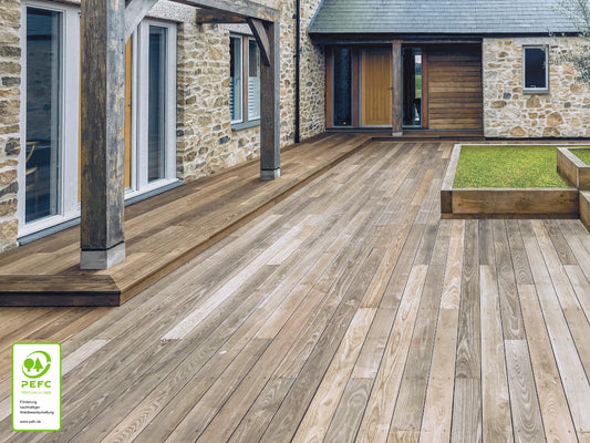 Thermoesche Terrassendielen, 21x107 mm, seitlich genutet, glatt/glatt